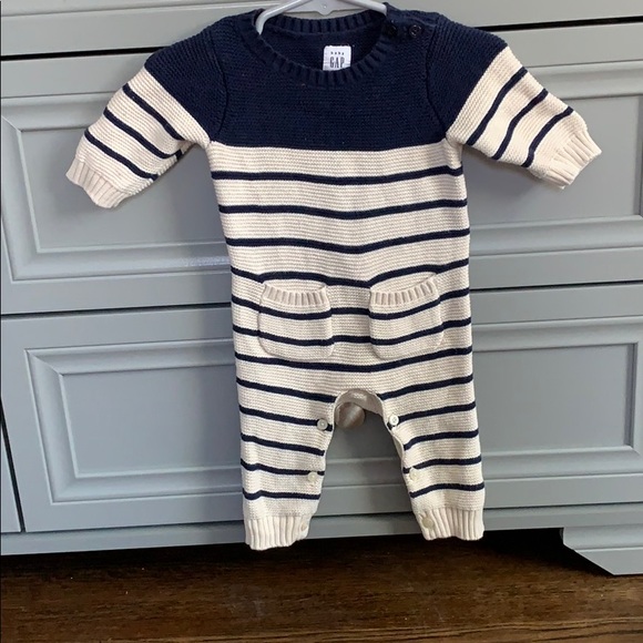 GAP Other - Baby Gap 0-3 month sweater outfit